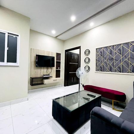 Eiffel Luxury Apartments Лахор Экстерьер фото