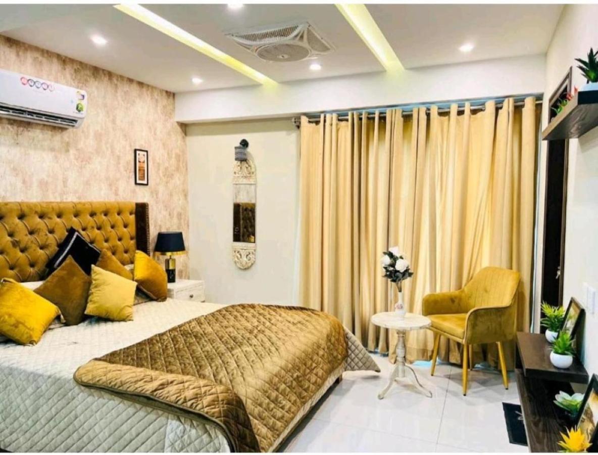 Eiffel Luxury Apartments Лахор Экстерьер фото