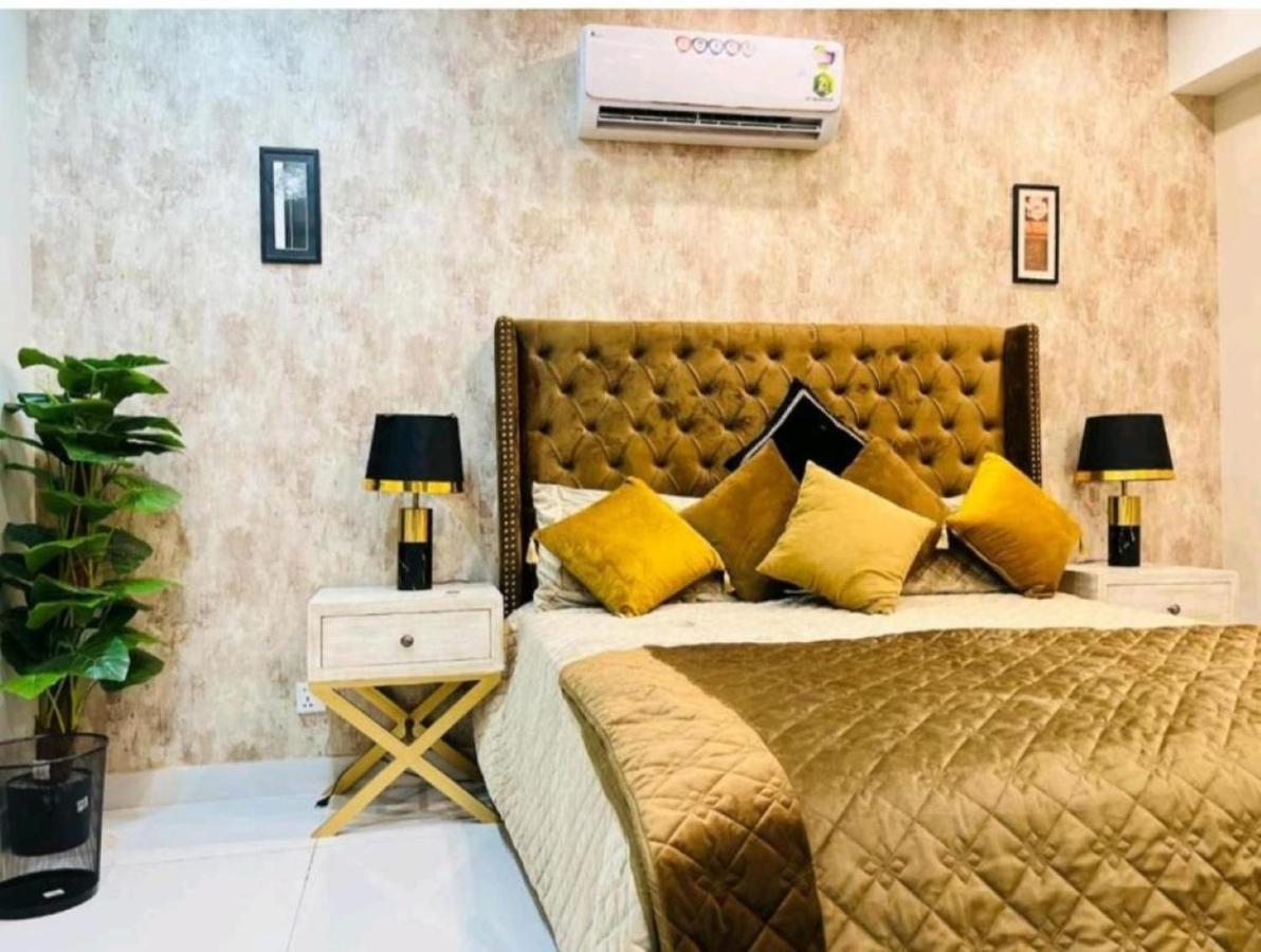 Eiffel Luxury Apartments Лахор Экстерьер фото