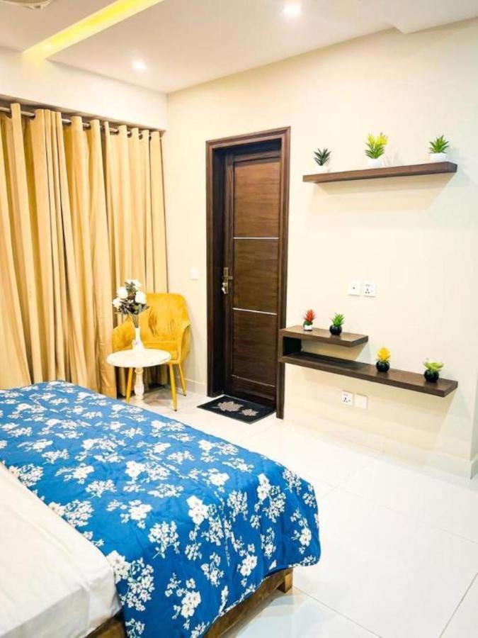 Eiffel Luxury Apartments Лахор Экстерьер фото