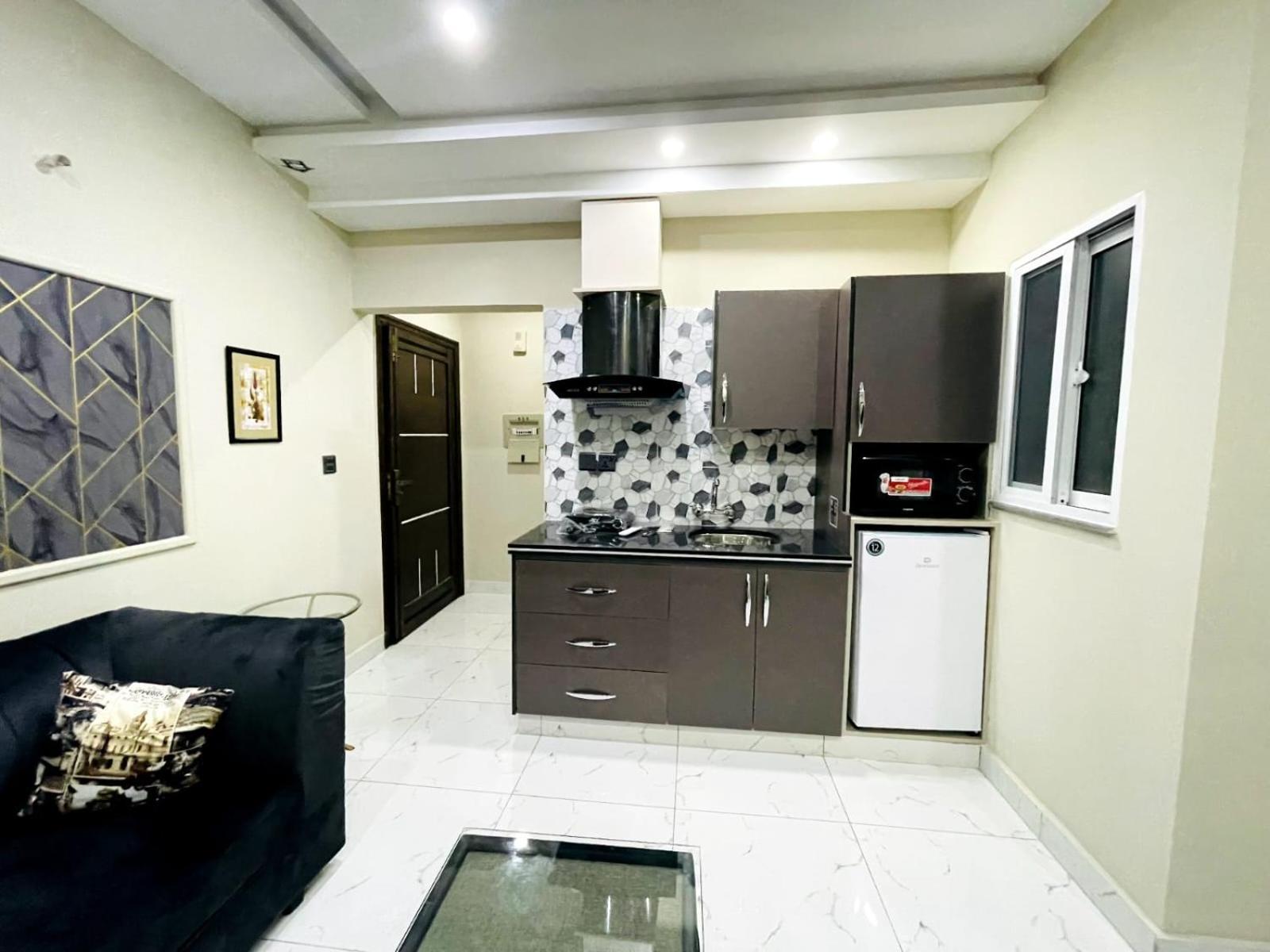 Eiffel Luxury Apartments Лахор Экстерьер фото